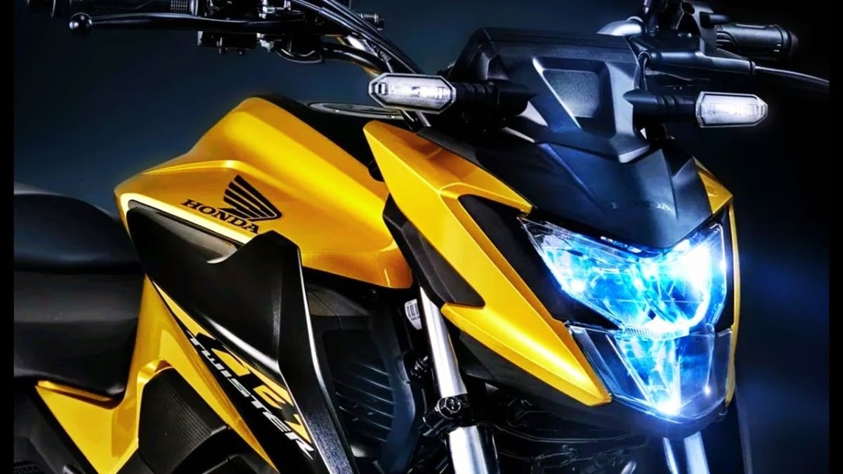 फैंटास्टिक माइलेज वाली Honda CB 300F बाइक के ग्रैंड एंट्री से Yamaha का हुआ BP ऊपर , किलर लुक ने लूटा सबका दिल