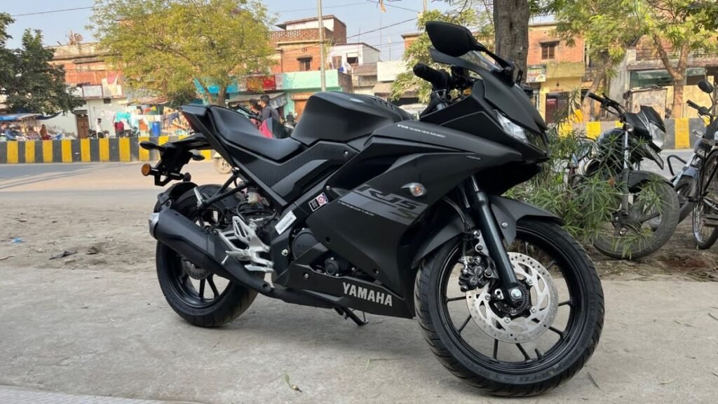 Yamaha R15S